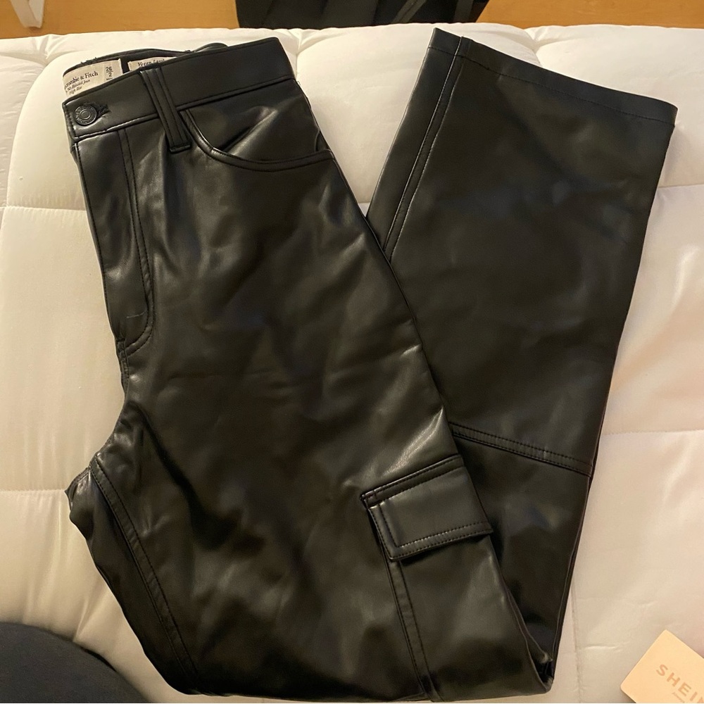Abercrombie & Fitch Vegan Leather Curve Love Cargo Pants - Black